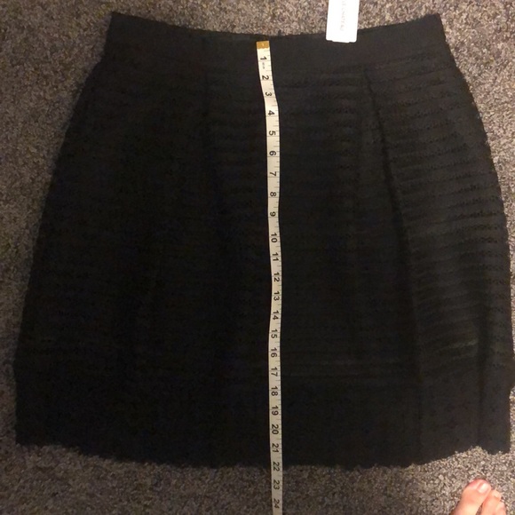 Le Chateau Black pleated skirt size 12 - Picture 6 of 9